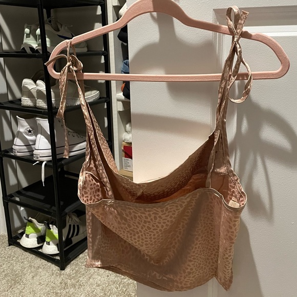 NWOT Cowl Neck Cheetah Tank Top - Picture 6 of 7